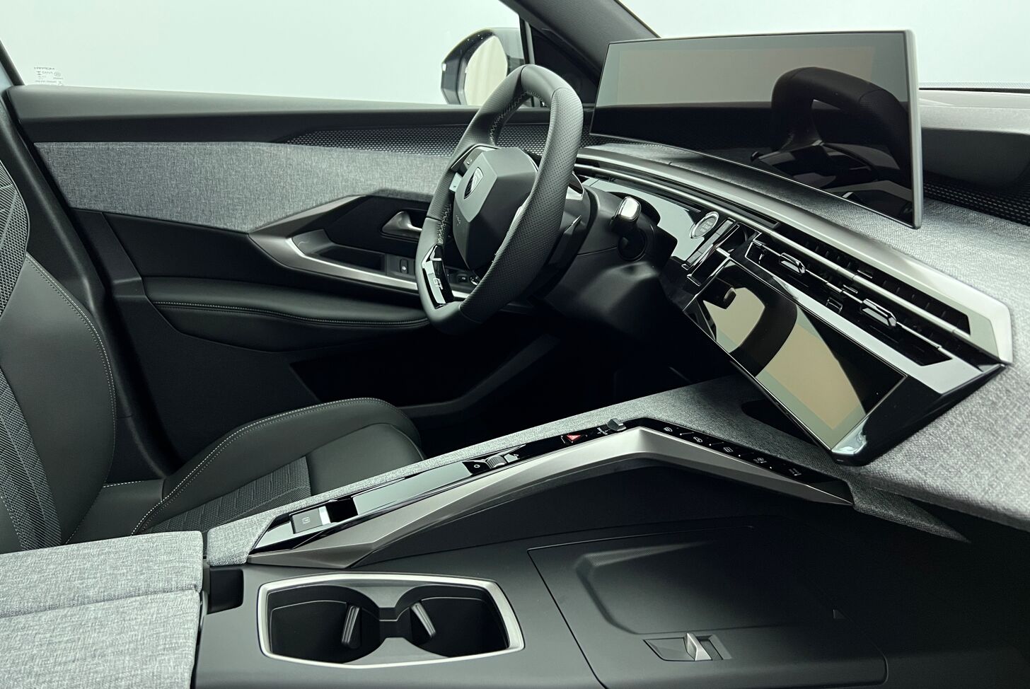 PEUGEOT 3008 SUV Hybride Essence