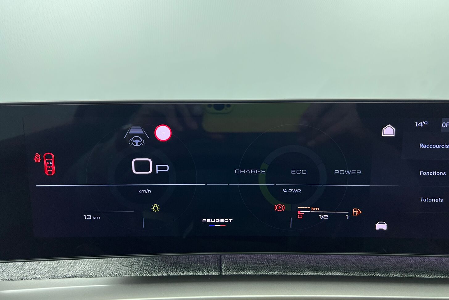 PEUGEOT 3008 SUV Hybride Essence