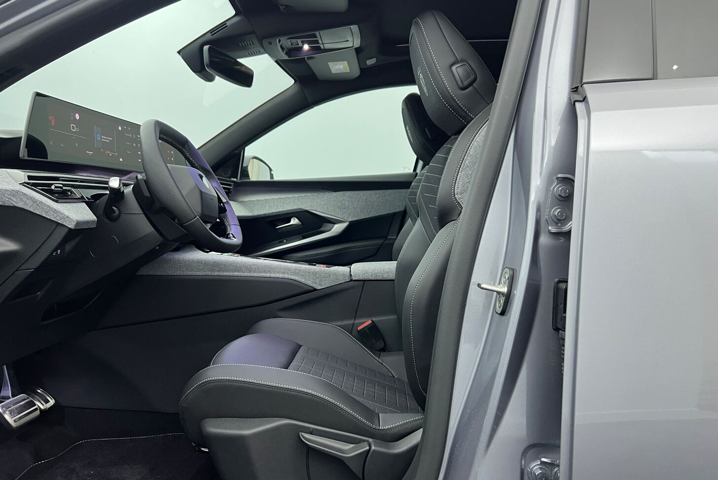 PEUGEOT 3008 SUV Hybride Essence