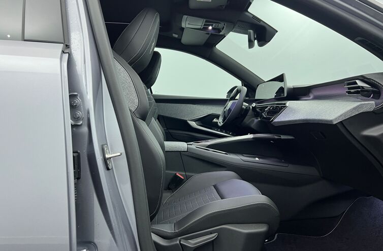 PEUGEOT 3008 SUV Hybride Essence