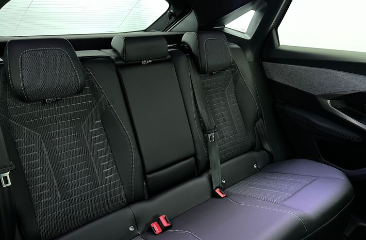 PEUGEOT 3008 SUV Hybride Essence