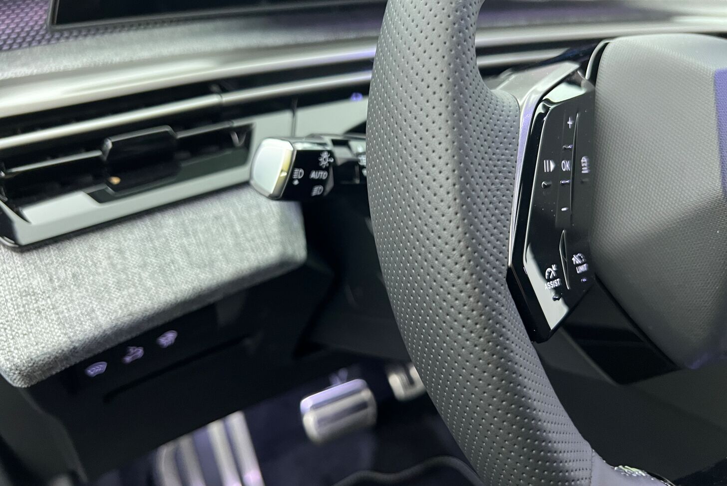 PEUGEOT 3008 SUV Hybride Essence