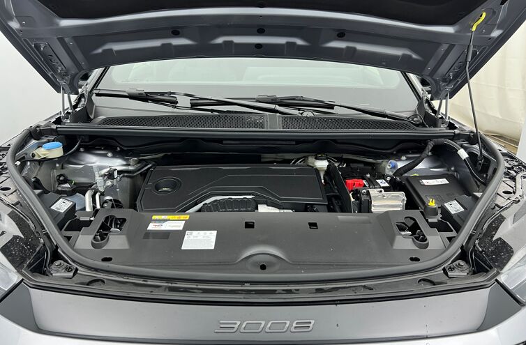 PEUGEOT 3008 SUV Hybride Essence