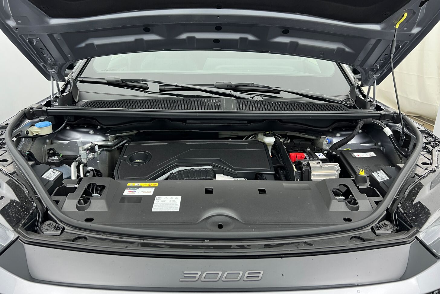 PEUGEOT 3008 SUV Hybride Essence