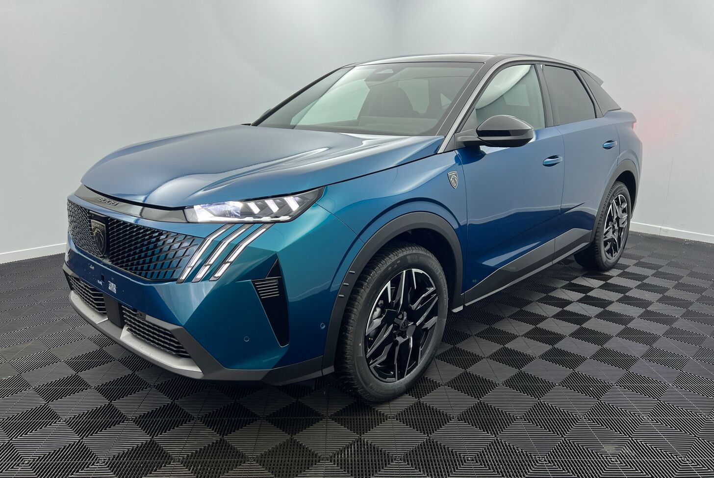 PEUGEOT 3008 SUV Hybride Essence