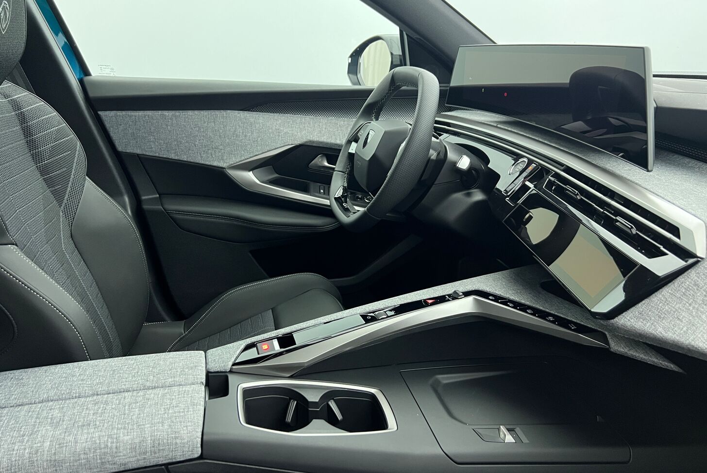 PEUGEOT 3008 SUV Hybride Essence