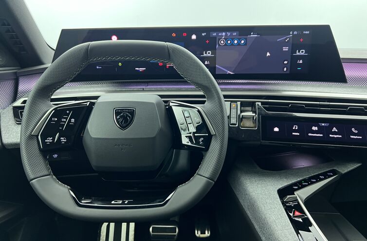 PEUGEOT 3008 SUV Hybride Essence