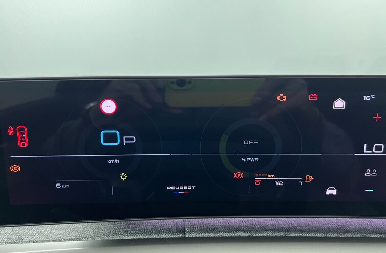 PEUGEOT 3008 SUV Hybride Essence