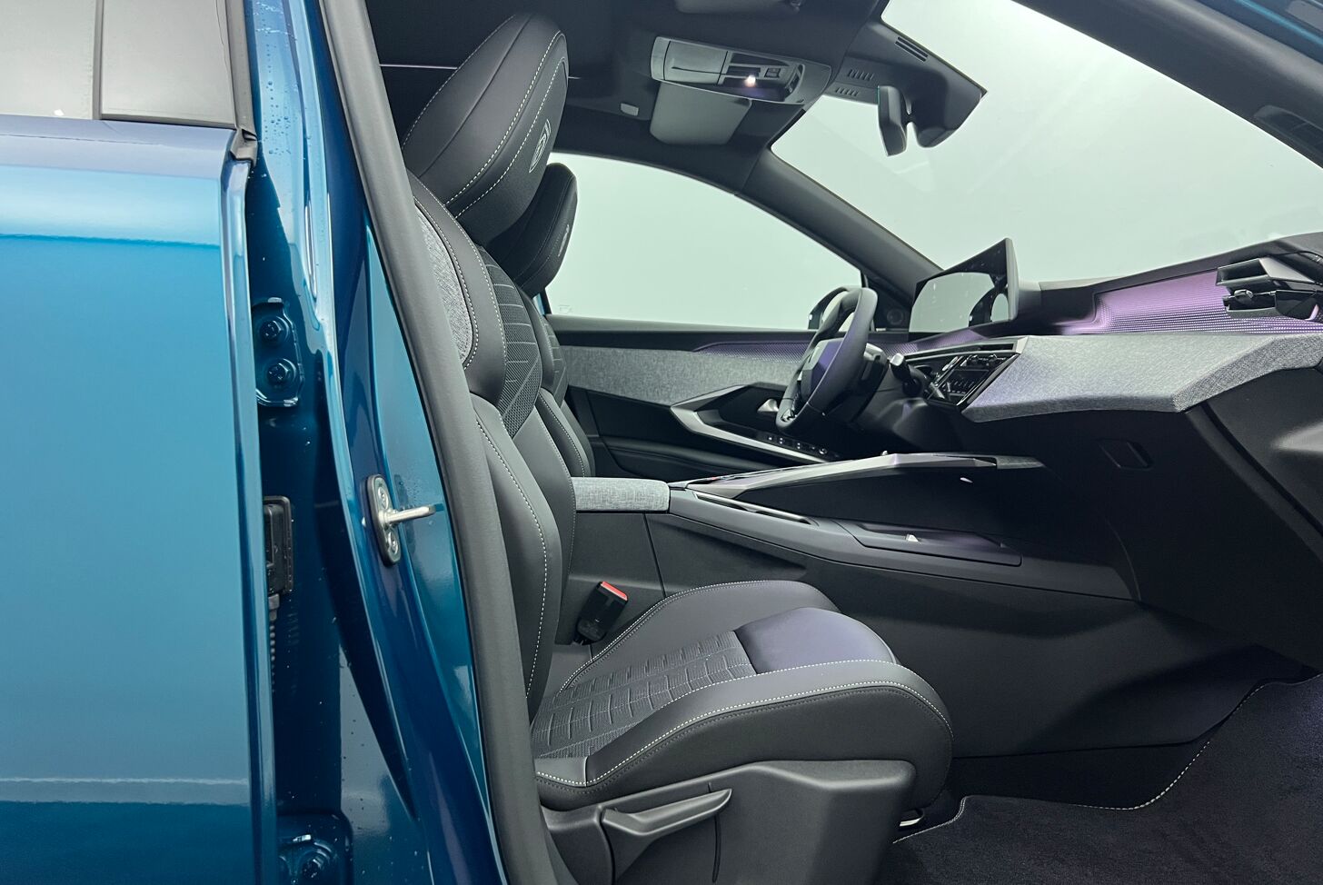 PEUGEOT 3008 SUV Hybride Essence