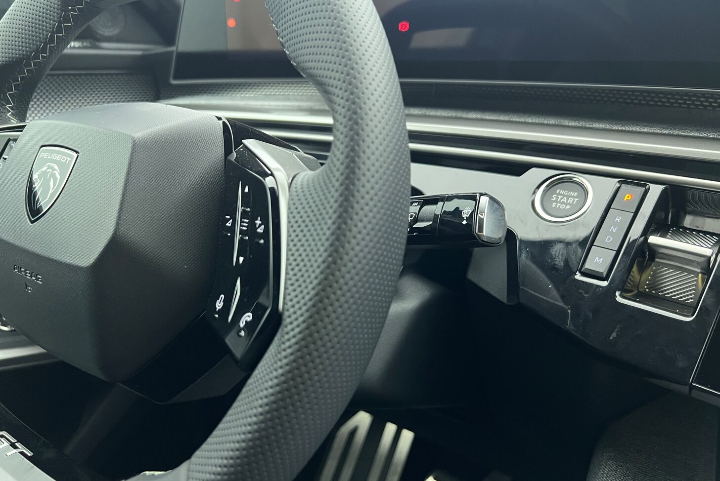 PEUGEOT 3008 SUV Hybride Essence