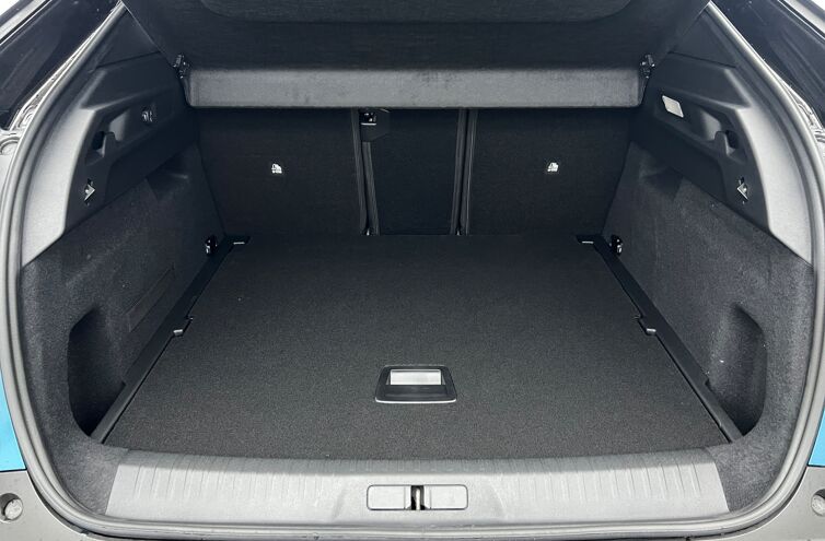 PEUGEOT 3008 SUV Hybride Essence