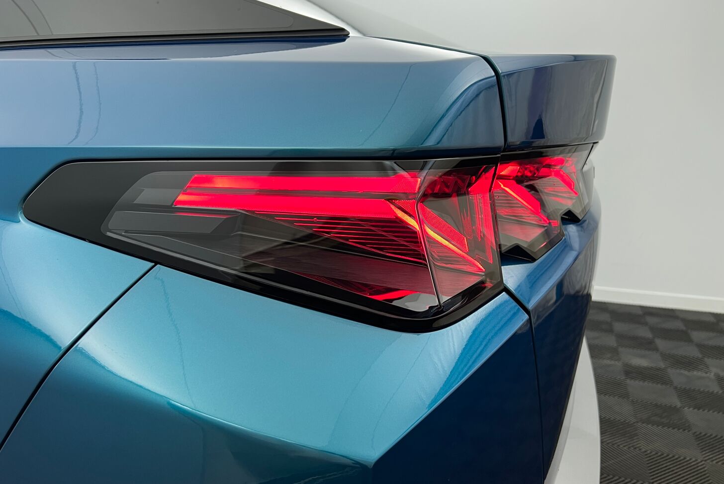 PEUGEOT 3008 SUV Hybride Essence