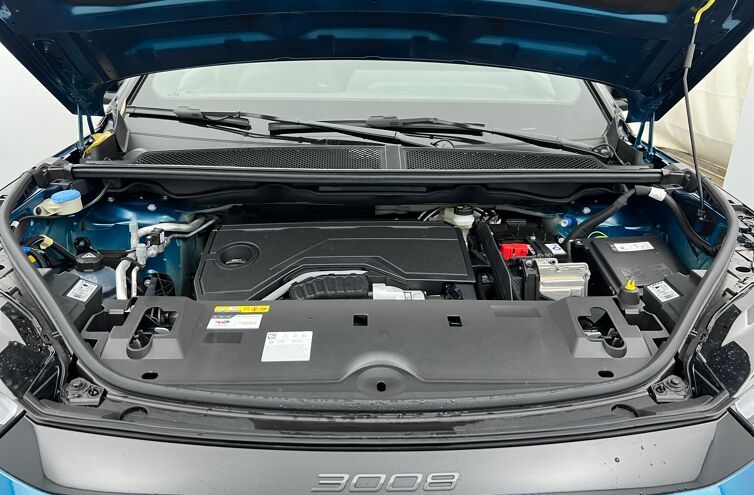 PEUGEOT 3008 SUV Hybride Essence
