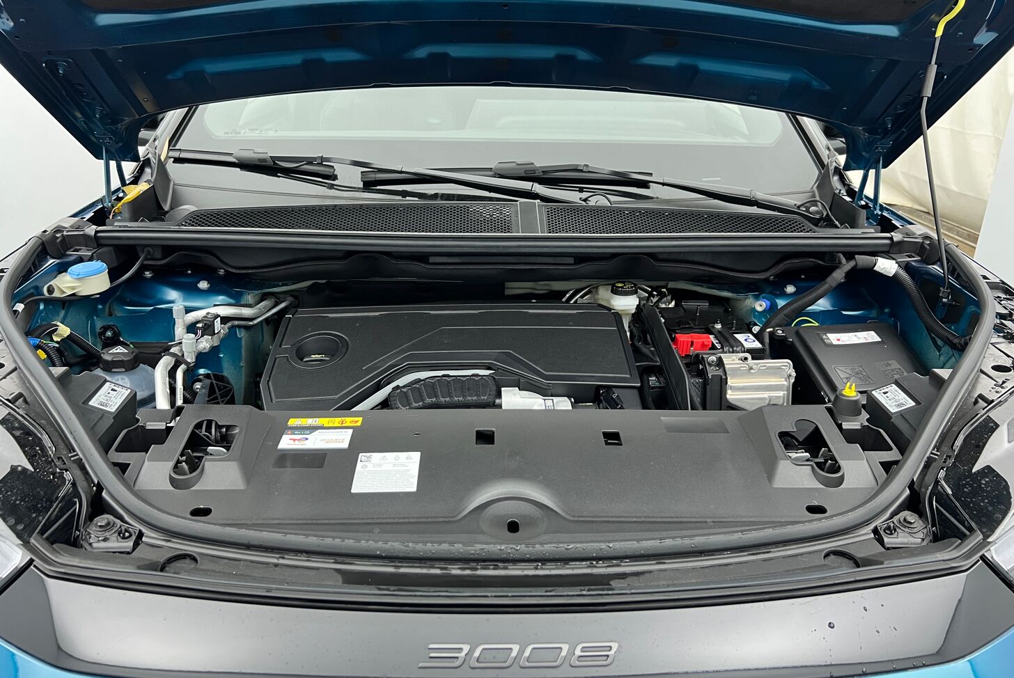 PEUGEOT 3008 SUV Hybride Essence