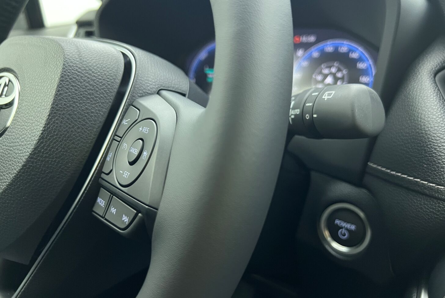 TOYOTA Rav4 SUV Hybride Essence