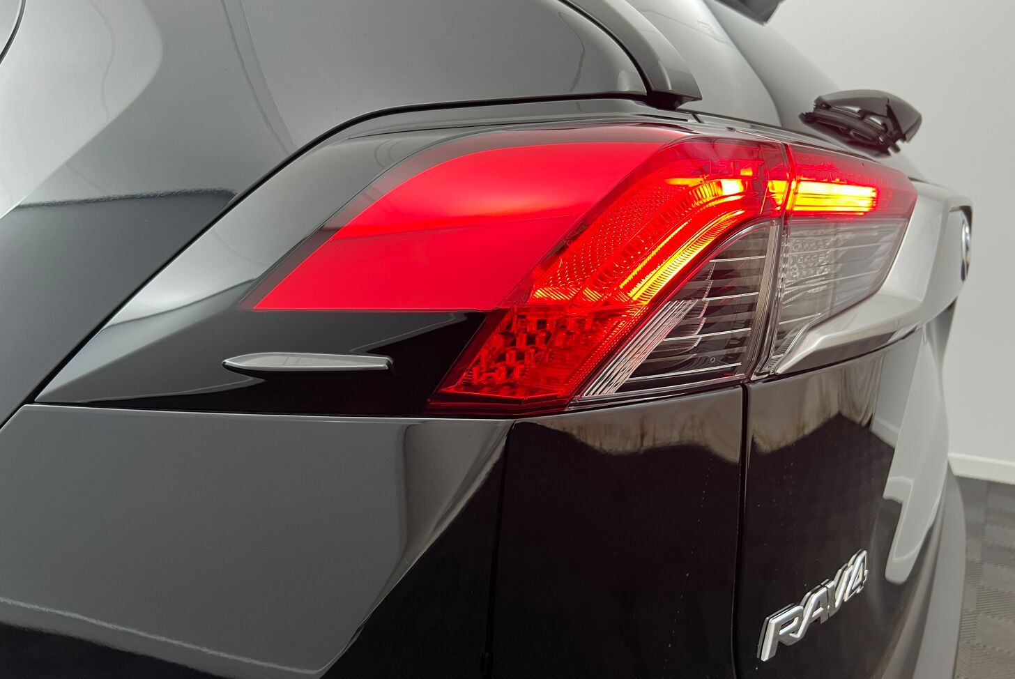 TOYOTA Rav4 SUV Hybride Essence