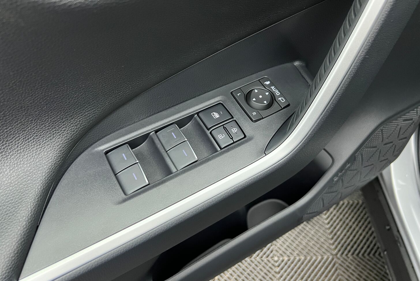 TOYOTA Rav4 SUV Hybride Essence