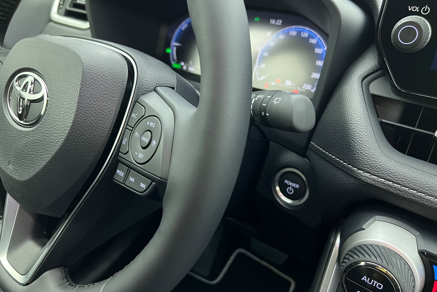 TOYOTA Rav4 SUV Hybride Essence