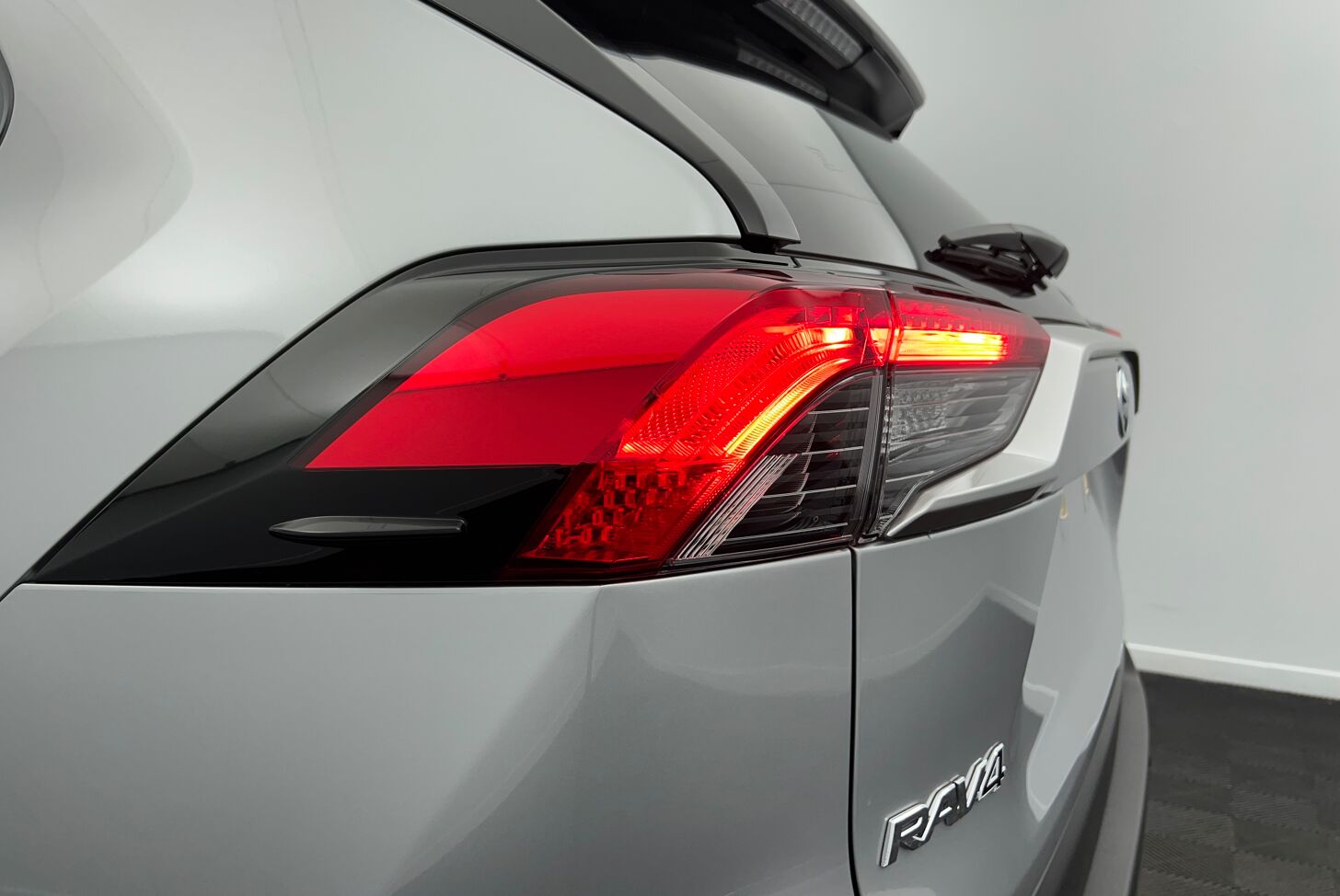 TOYOTA Rav4 SUV Hybride Essence