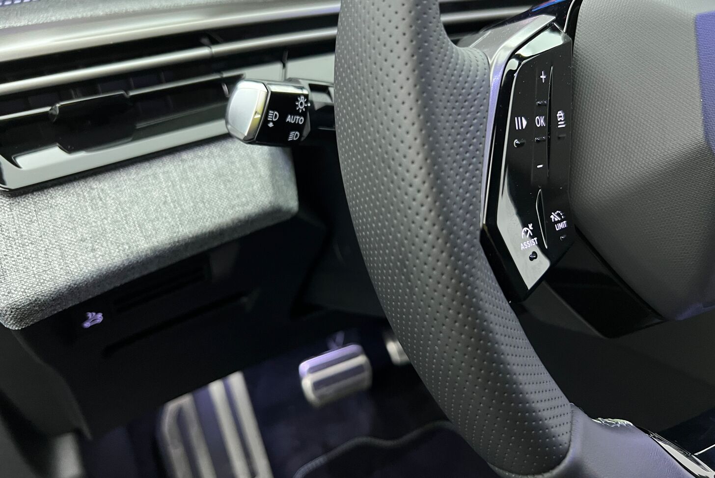 PEUGEOT 5008 SUV Hybride Essence