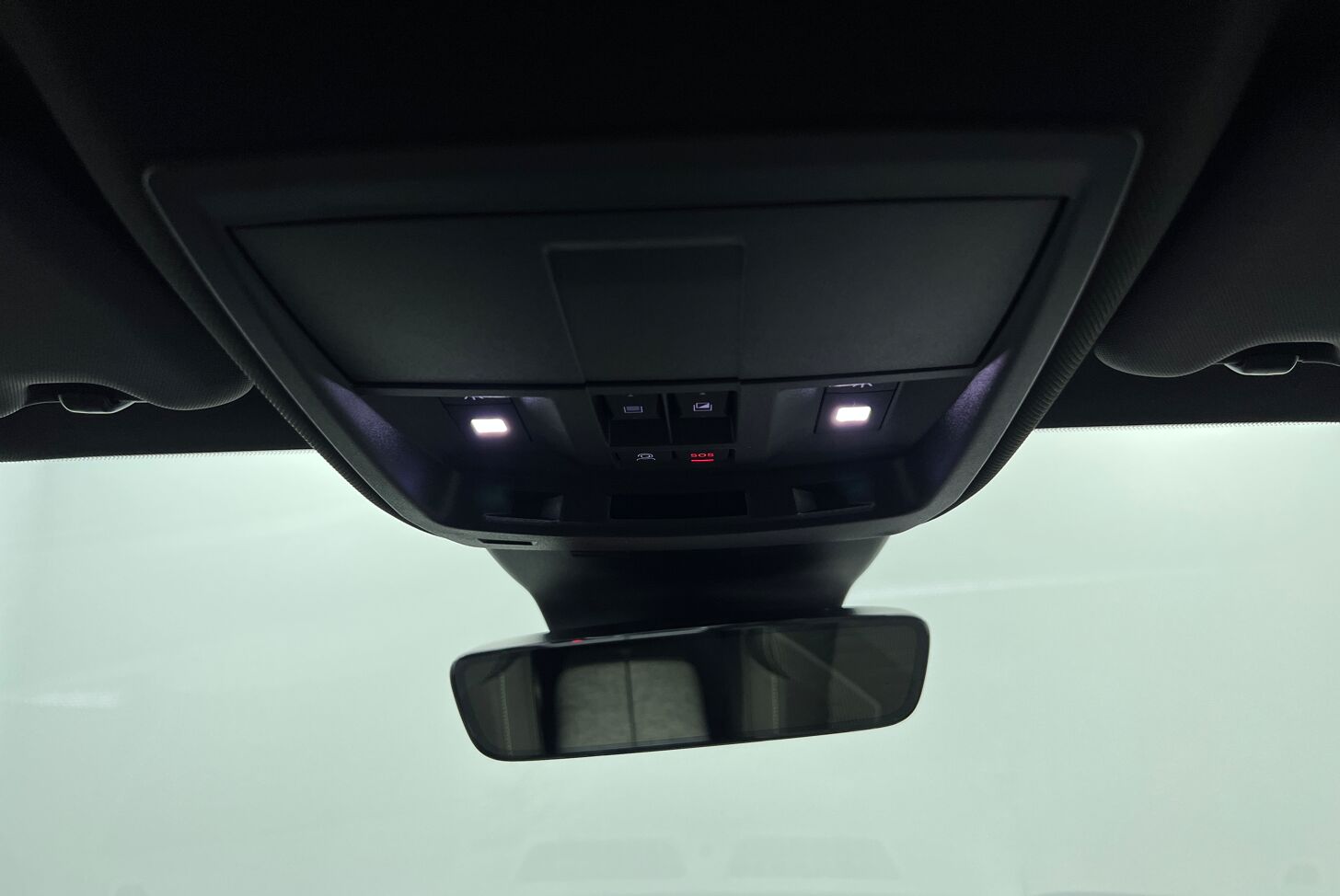 PEUGEOT 5008 SUV Hybride Essence