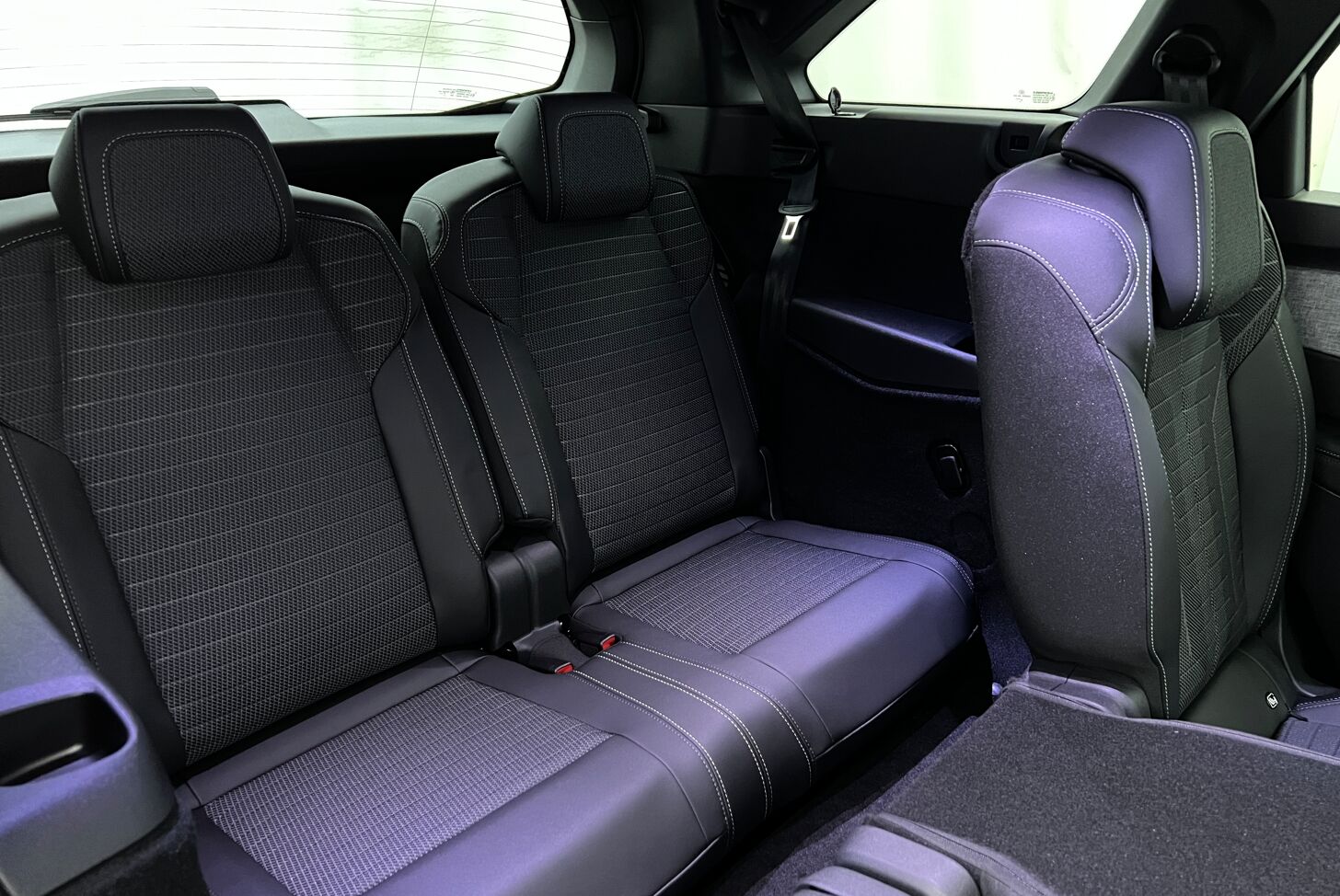 PEUGEOT 5008 SUV Hybride Essence