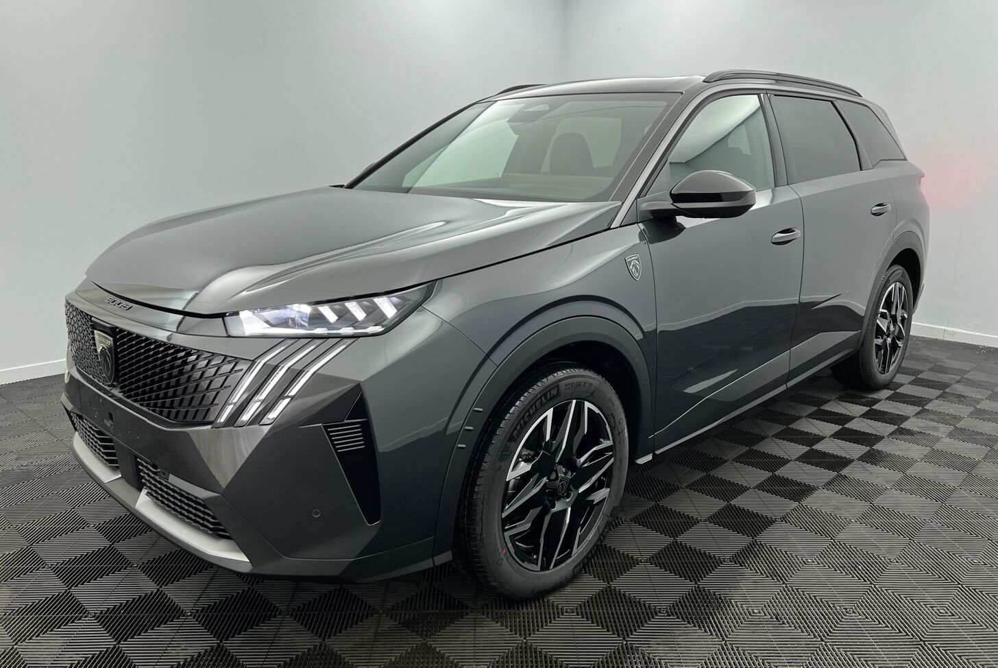 PEUGEOT 5008 SUV Hybride Essence