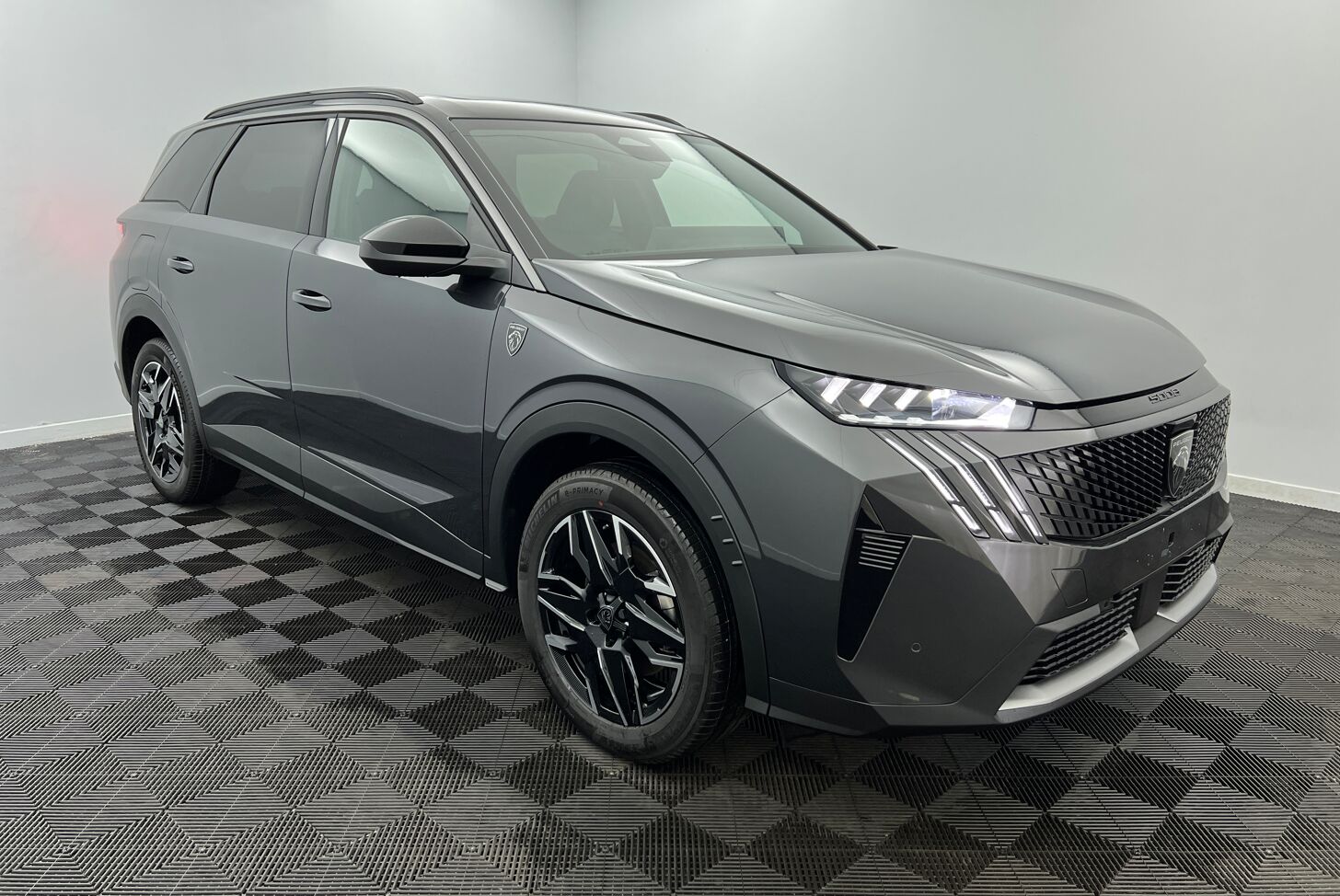 PEUGEOT 5008 SUV Hybride Essence