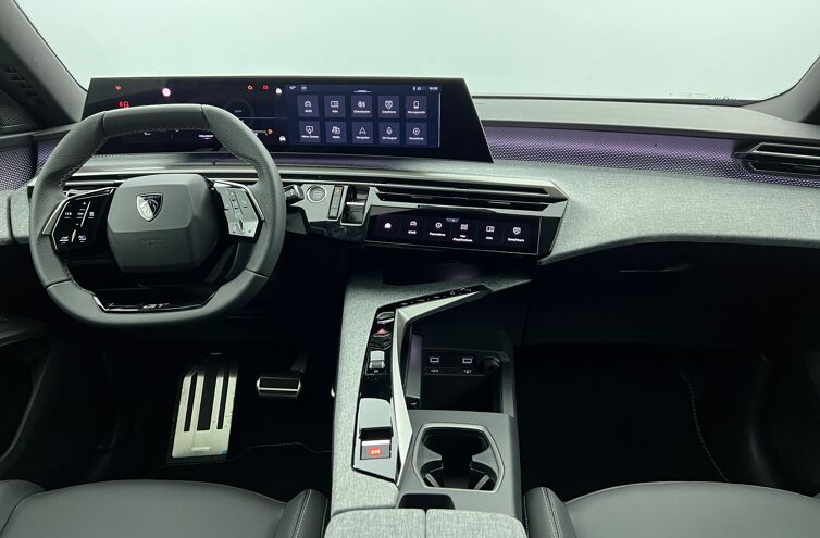 PEUGEOT 5008 SUV Hybride Essence