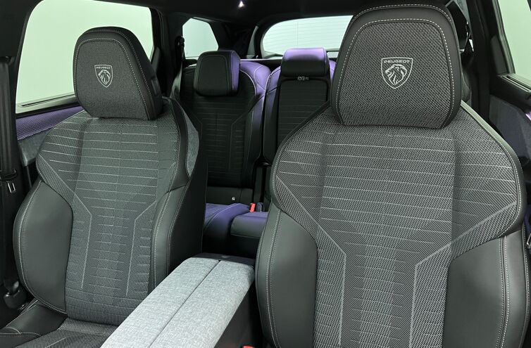 PEUGEOT 5008 SUV Hybride Essence