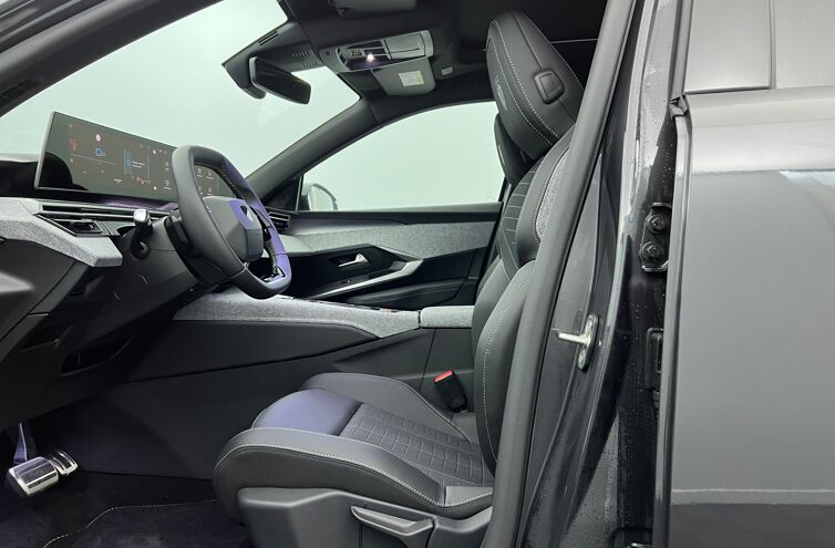 PEUGEOT 5008 SUV Hybride Essence