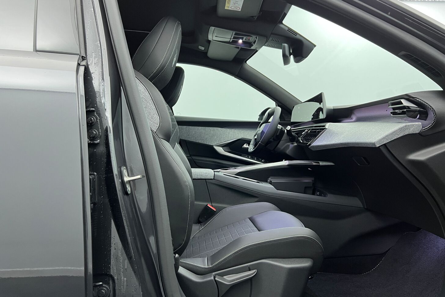 PEUGEOT 5008 SUV Hybride Essence