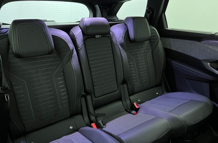 PEUGEOT 5008 SUV Hybride Essence