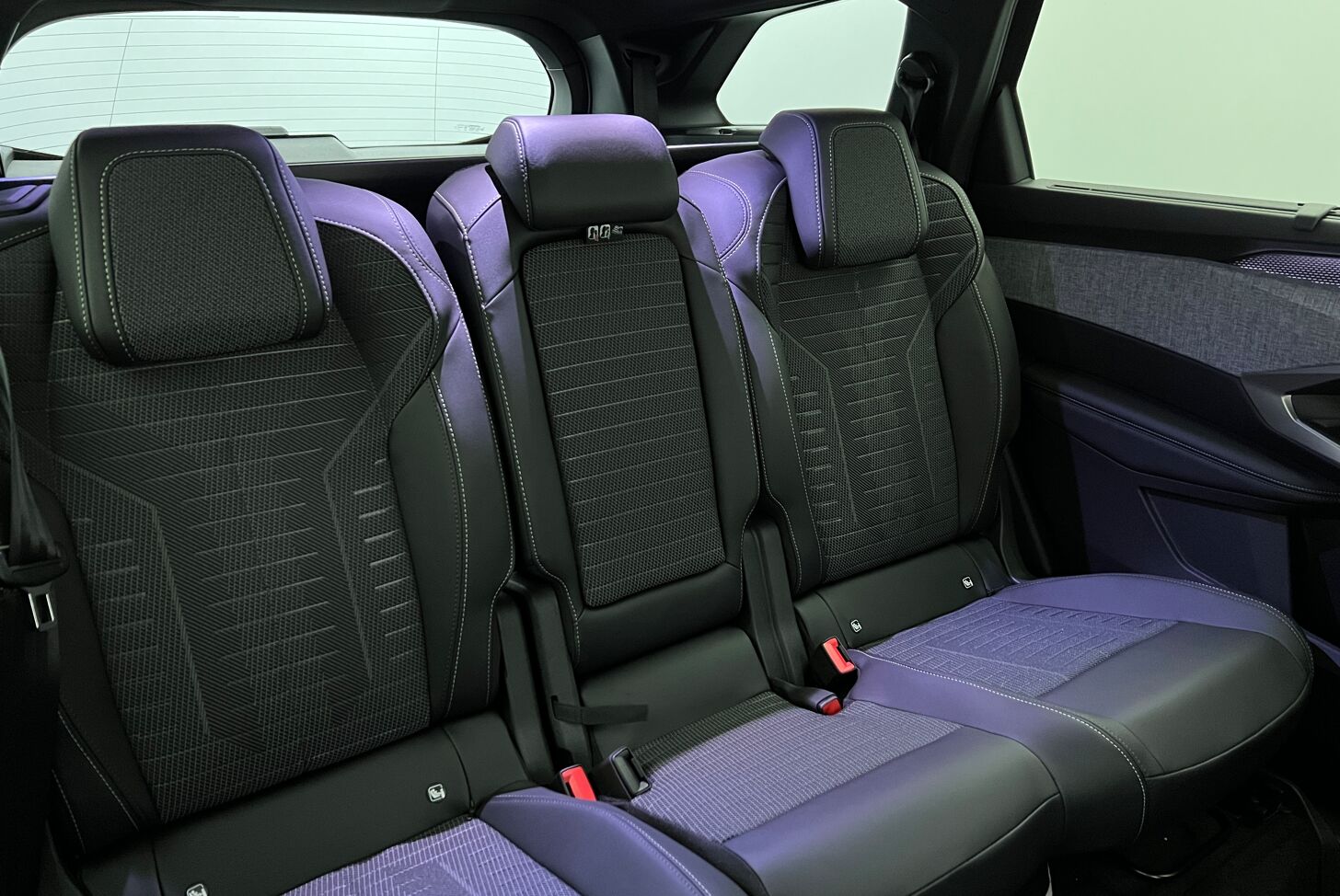 PEUGEOT 5008 SUV Hybride Essence