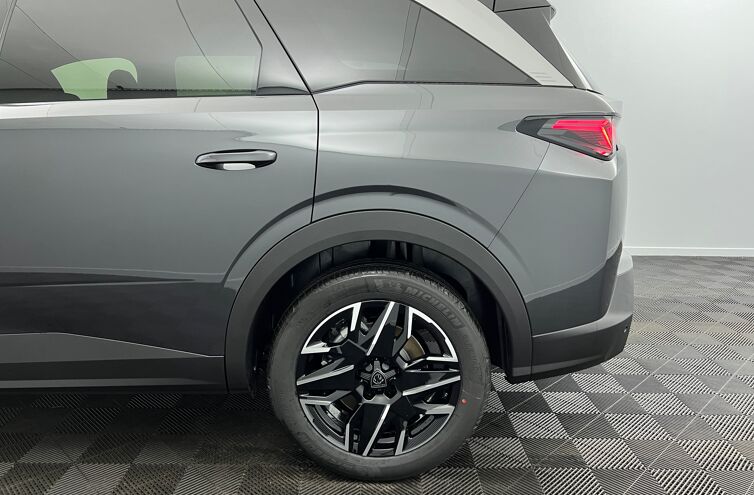 PEUGEOT 5008 SUV Hybride Essence