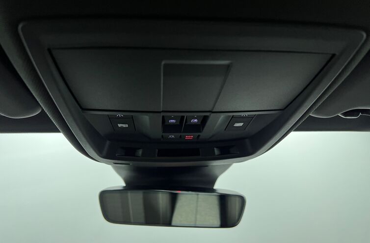 PEUGEOT 5008 SUV Hybride Essence