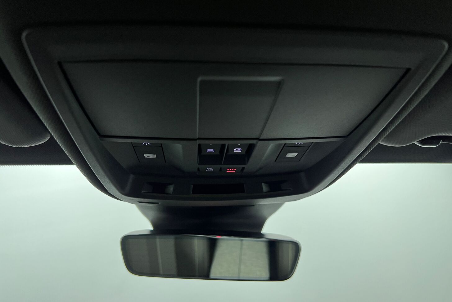 PEUGEOT 5008 SUV Hybride Essence