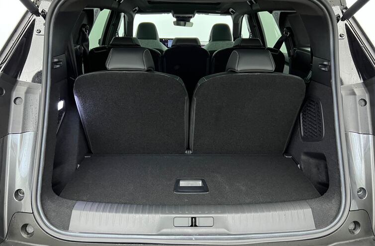 PEUGEOT 5008 SUV Hybride Essence