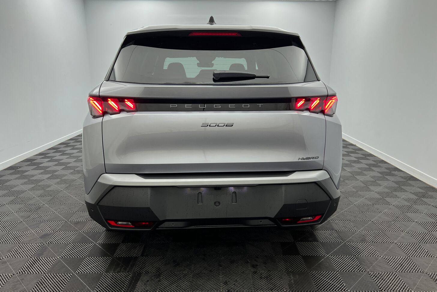 PEUGEOT 5008 SUV Hybride Essence