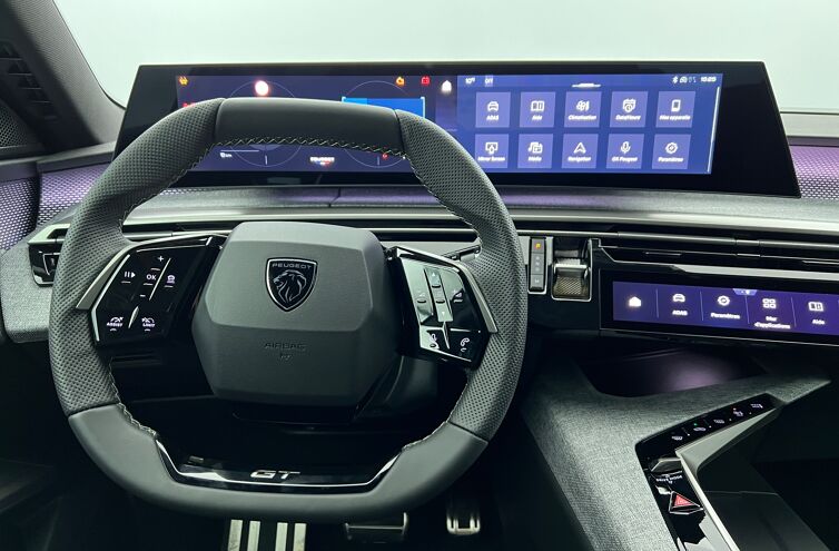 PEUGEOT 5008 SUV Hybride Essence