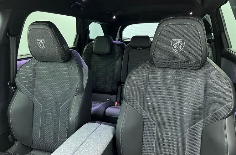 PEUGEOT 5008 SUV Hybride Essence