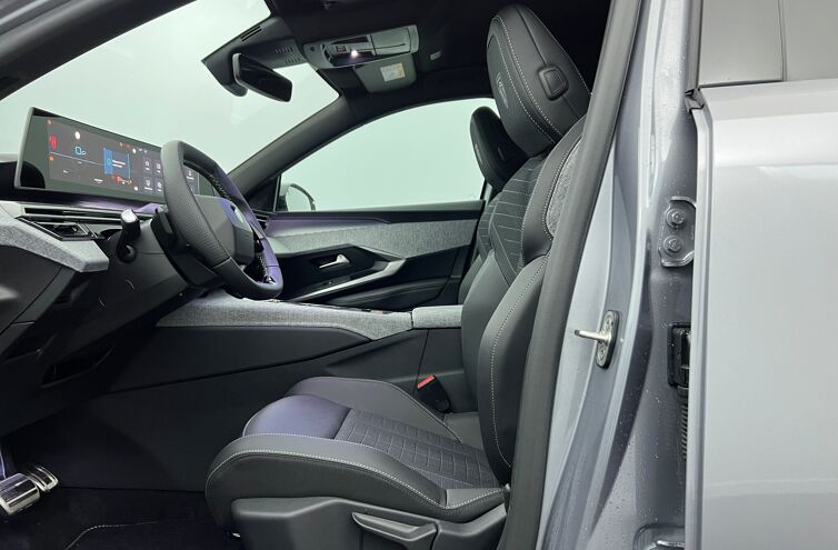 PEUGEOT 5008 SUV Hybride Essence