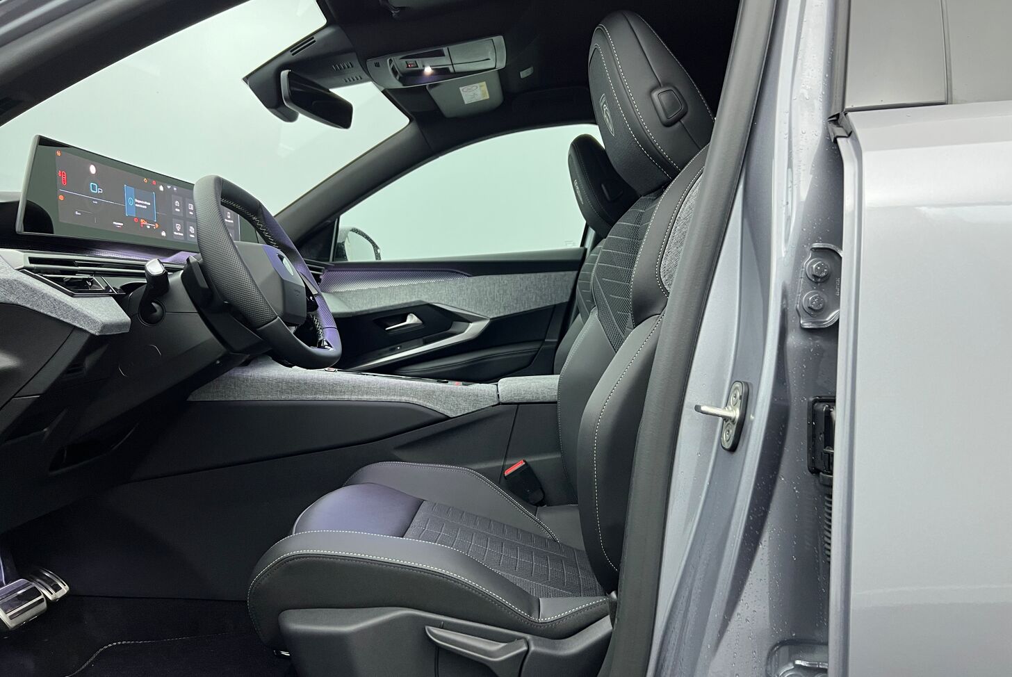 PEUGEOT 5008 SUV Hybride Essence