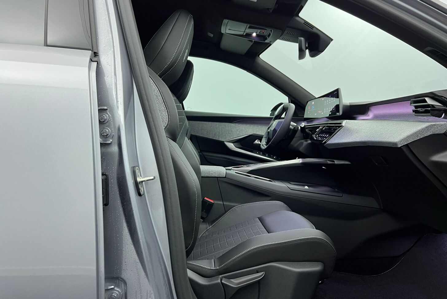 PEUGEOT 5008 SUV Hybride Essence