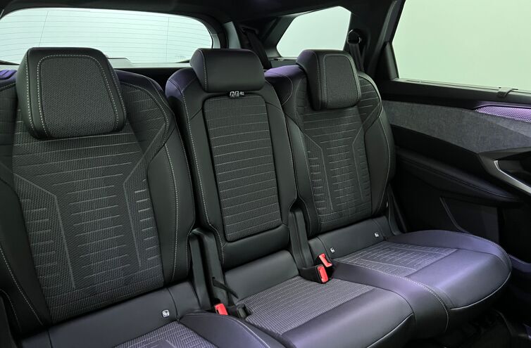 PEUGEOT 5008 SUV Hybride Essence