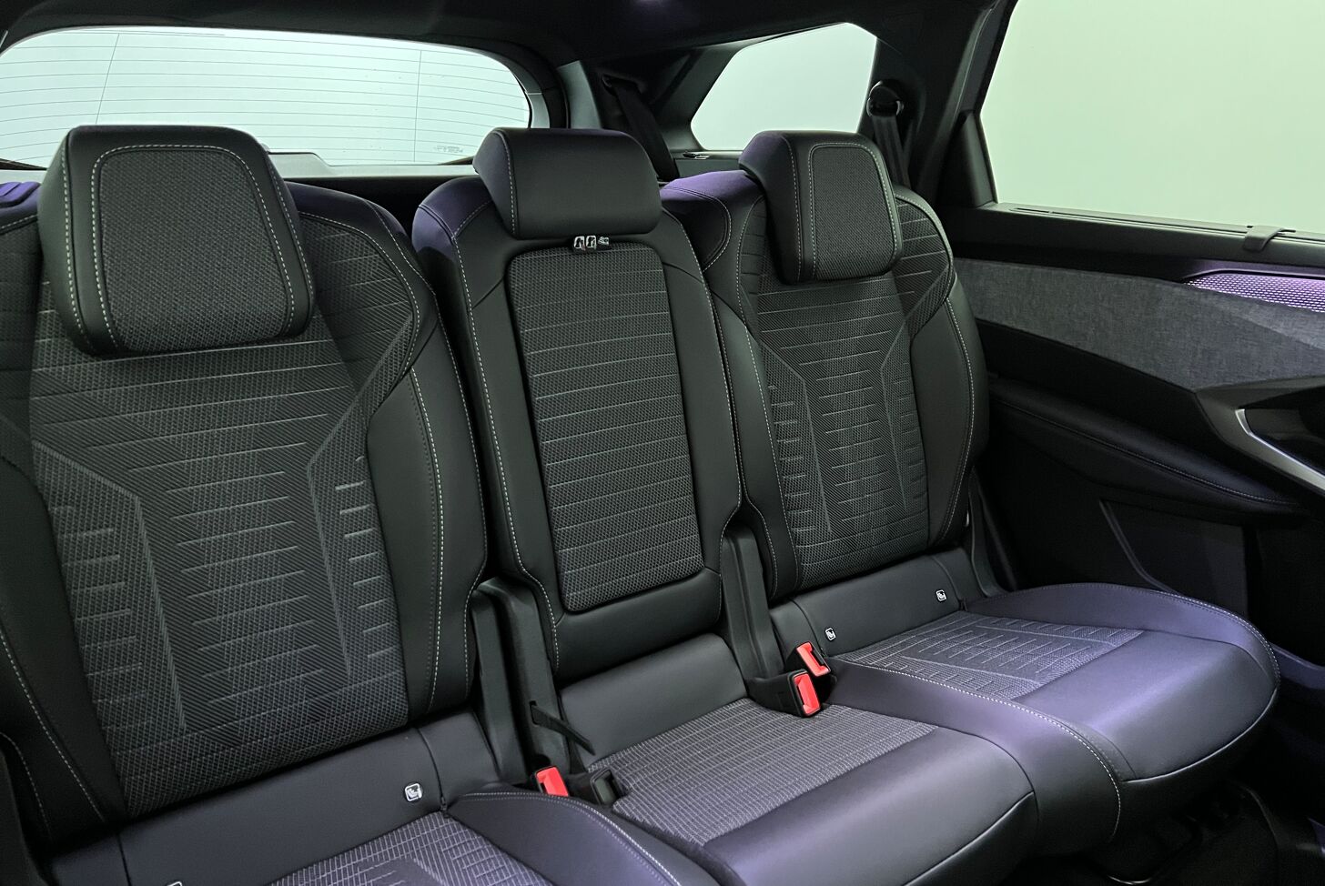 PEUGEOT 5008 SUV Hybride Essence