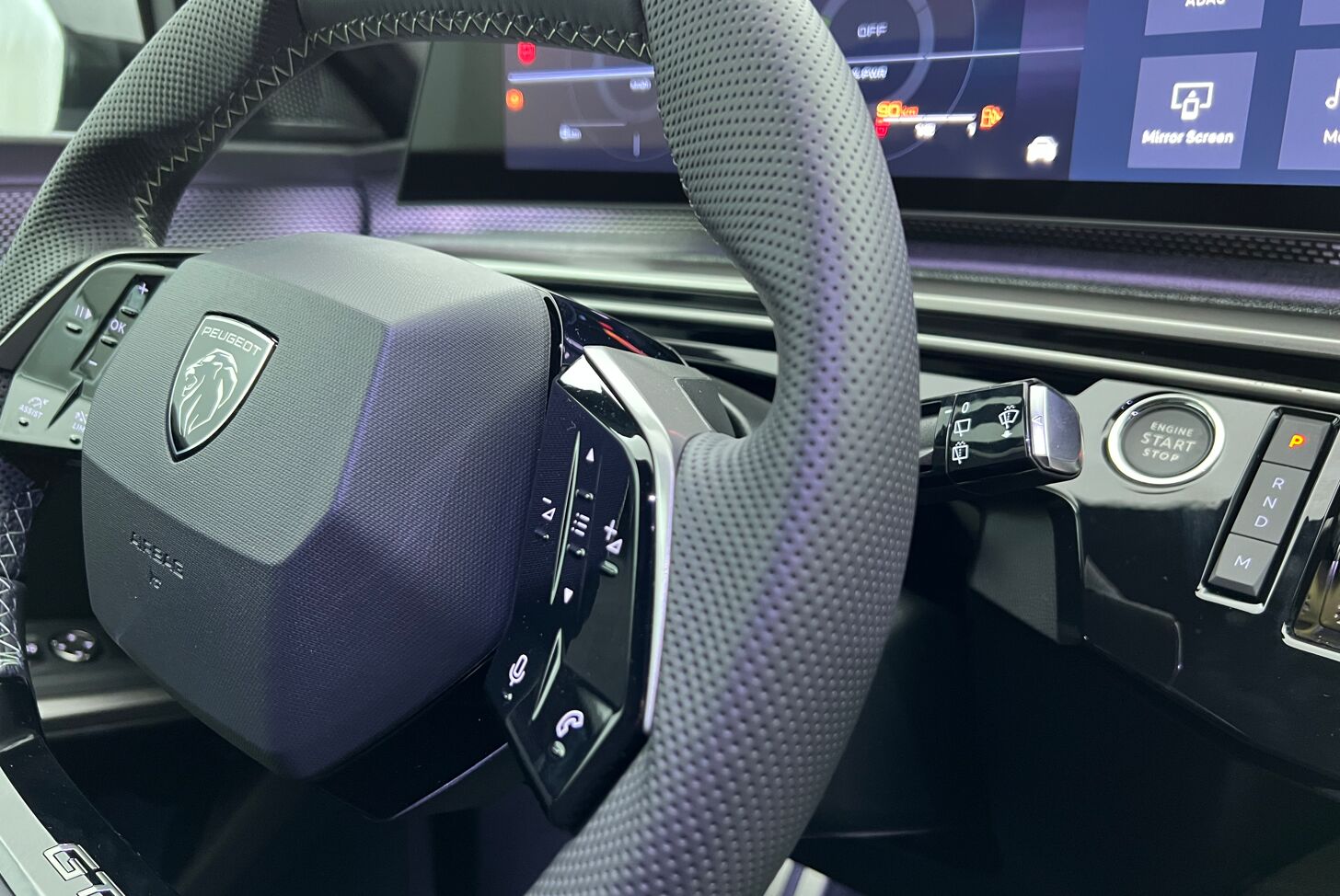 PEUGEOT 5008 SUV Hybride Essence