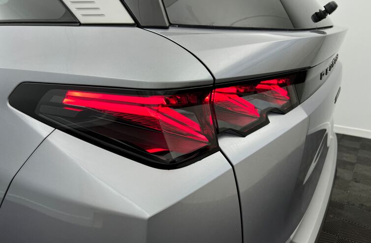 PEUGEOT 5008 SUV Hybride Essence