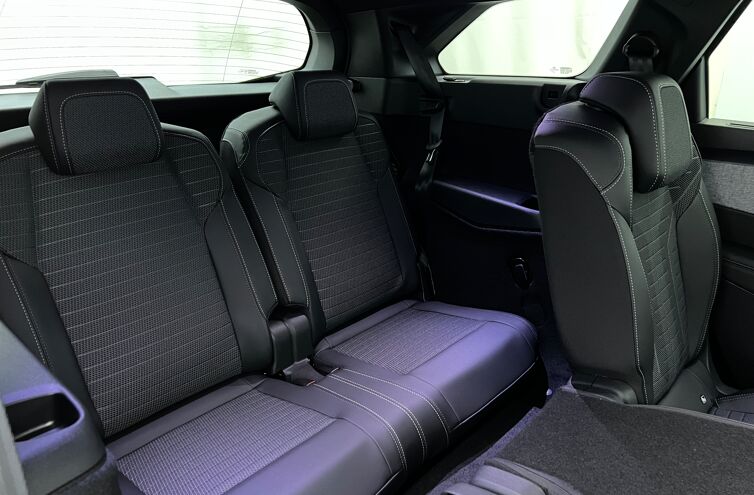 PEUGEOT 5008 SUV Hybride Essence