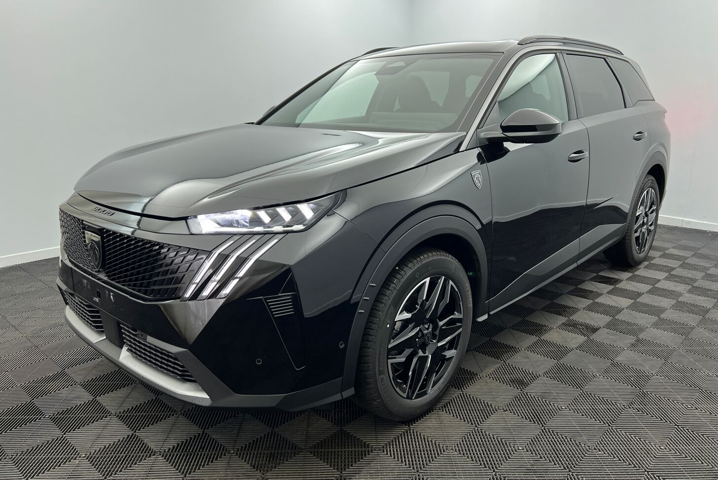 PEUGEOT 5008 SUV Hybride Essence